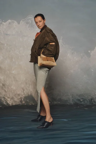 Look 4